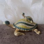 Статуэтка шкатулка черепаха с черепашонком