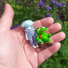 Прогулка с другом и необычное народное творчество (Wonder Frog от Studio uoo)