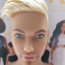 Шарнирный Кен Looks Sean Обмен Шарнирный Кен Looks Sean Обмен