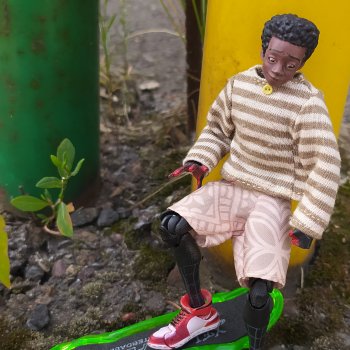 Мальчик не отсюда (Miles Morales)