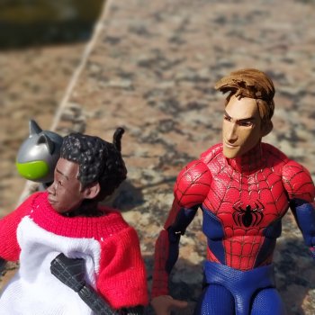 Парни на прогулке ( Экшен фигурки Spiderverse)