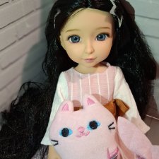 Красивая куколка