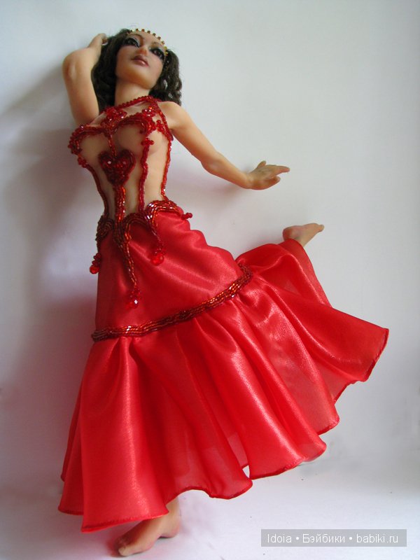 Платье для силиконовой куклы масштаба 1:4. Органза, фатин, бисер