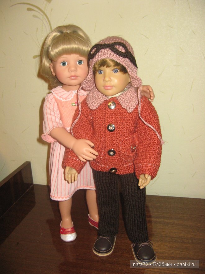 Кэти и Ханна Готц, Алистер