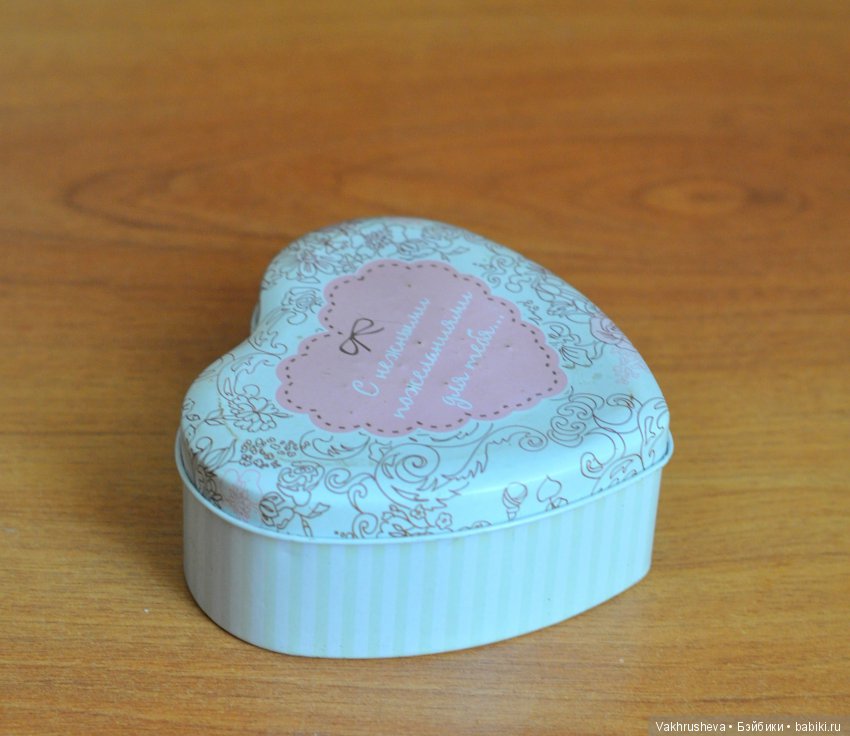 История одной комнаты — Хранение кукол и материалов: организация рабочего места