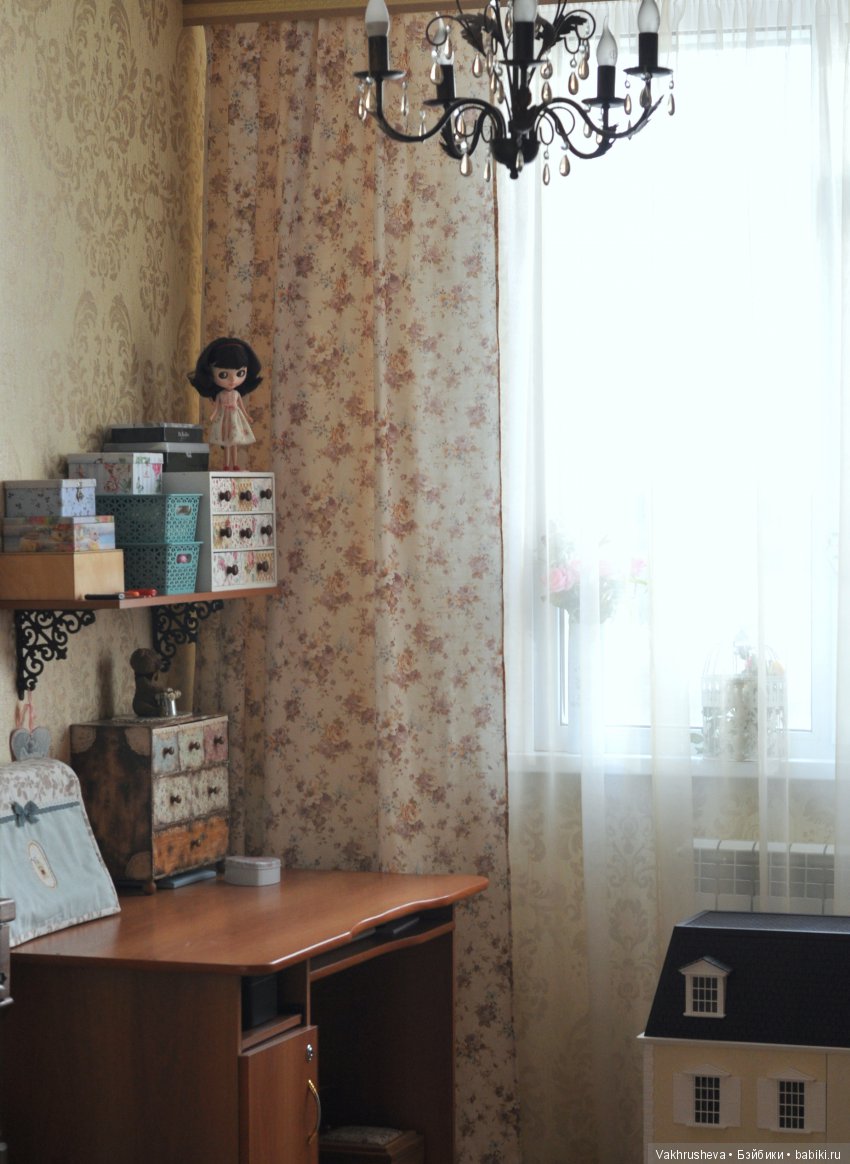 История одной комнаты — Хранение кукол и материалов: организация рабочего места (фото 8)
