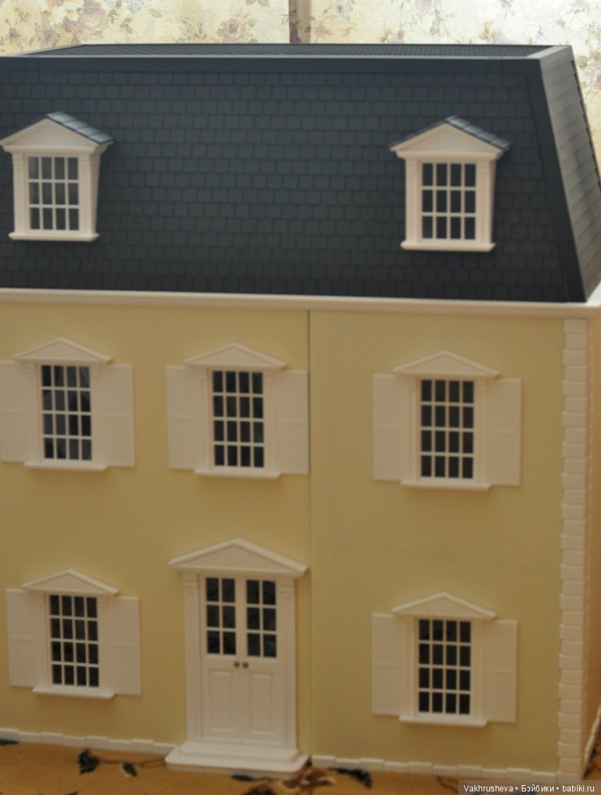 История одной комнаты — Хранение кукол и материалов: организация рабочего места