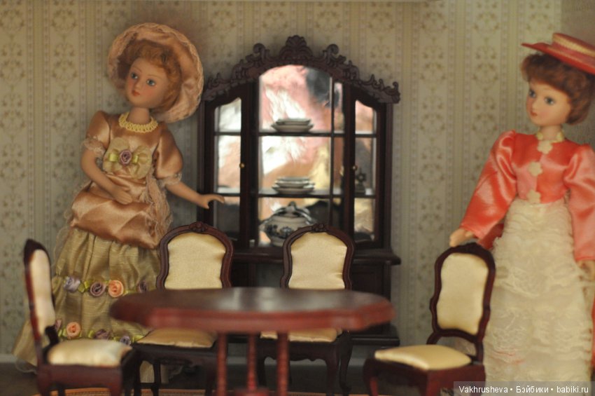 История одной комнаты — Хранение кукол и материалов: организация рабочего места