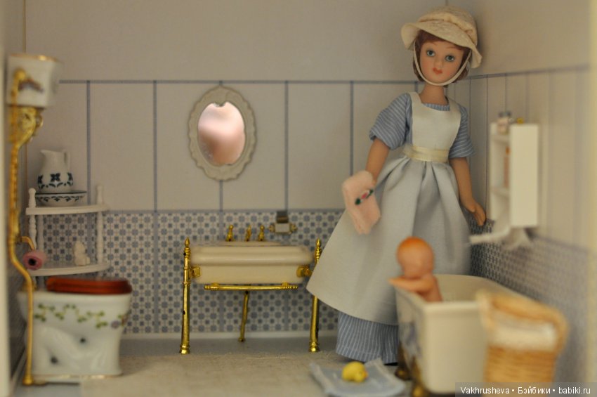 История одной комнаты — Хранение кукол и материалов: организация рабочего места