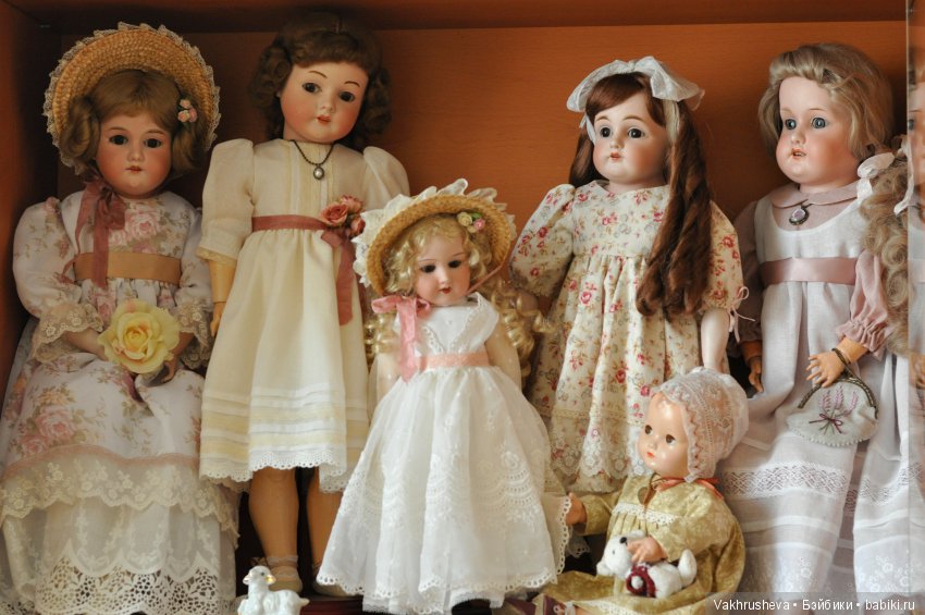 История одной комнаты — Хранение кукол и материалов: организация рабочего места