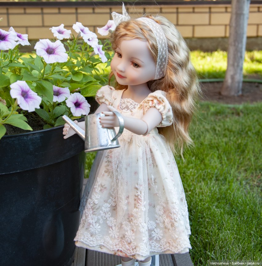 Рубиновый вечер — Куклы Ruby Red (Руби Ред) Fashion Friends: Siblies (фото 2)