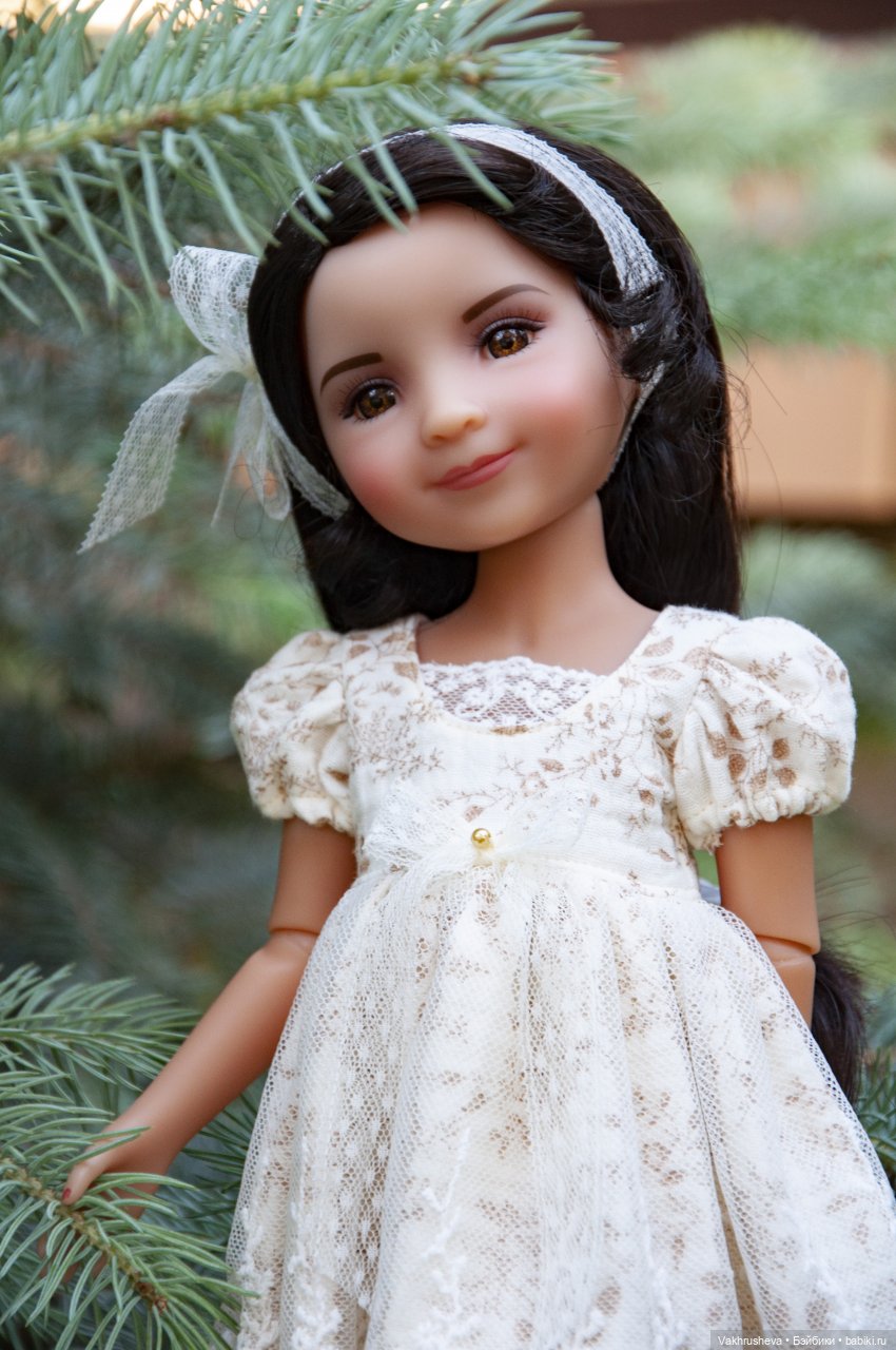 Рубиновый вечер — Куклы Ruby Red (Руби Ред) Fashion Friends: Siblies (фото 5)