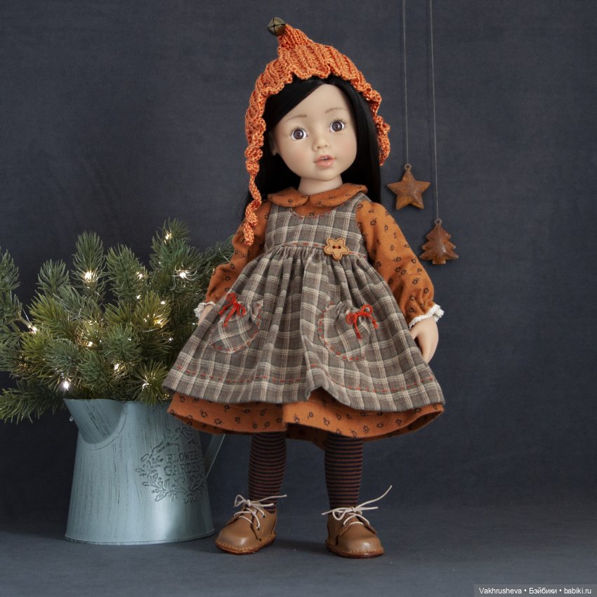 Октябрь на моём столе — Одежда и обувь для кукол своими руками: фото