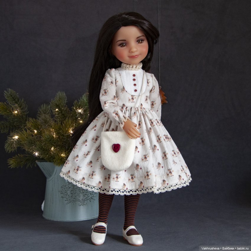 Октябрь на моём столе — Одежда и обувь для кукол своими руками: фото