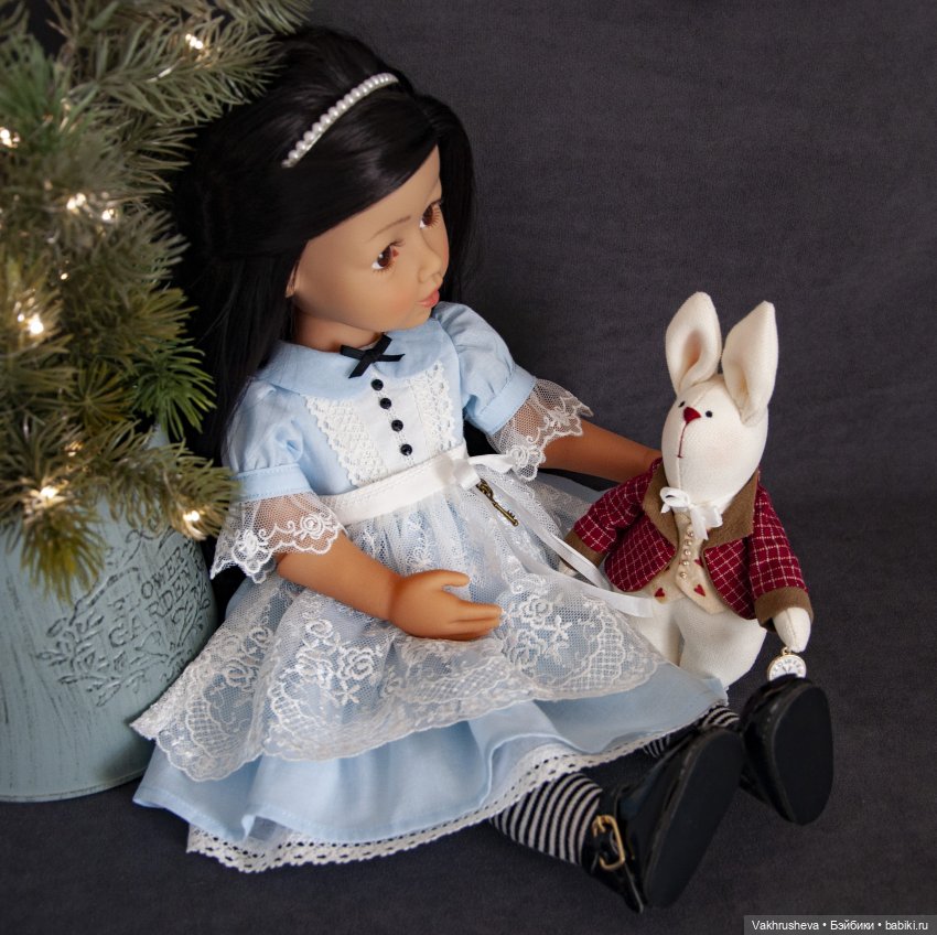 Октябрь на моём столе — Одежда и обувь для кукол своими руками: фото