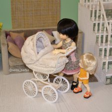 Лола, Маруся и коляска