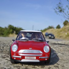 Реалистичная машина для кукол формата 1:6. Mini Cooper