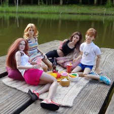 Три с половиной грации. Девочки отдыхают