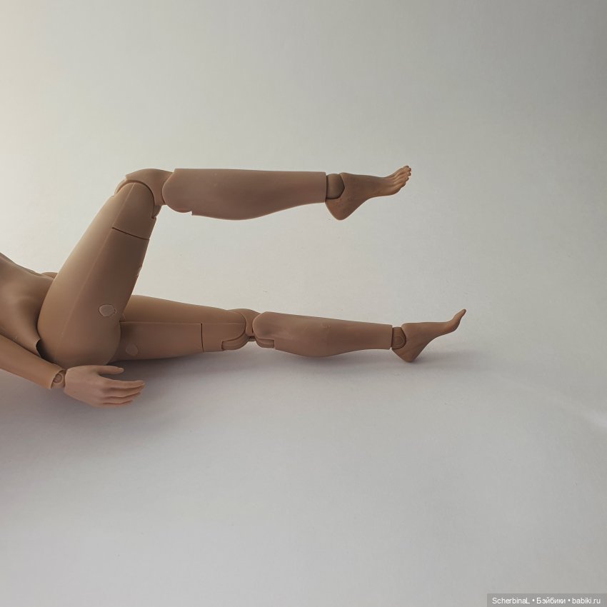 Poptoys vs Verycool сравнение экшен женских тел (фото 6)