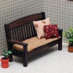 Маленькая скамеечка