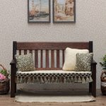 Деревянная скамеечка