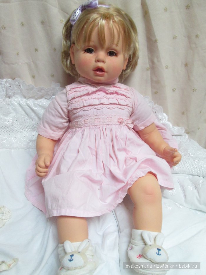 Новая "весенняя" Анечка ООАК с карими глазками