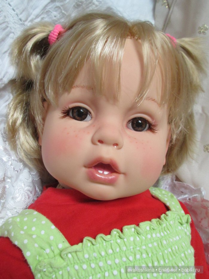 Новая "весенняя" Анечка ООАК с карими глазками