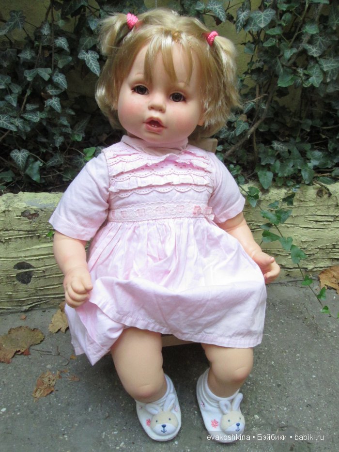 Новая "весенняя" Анечка ООАК с карими глазками