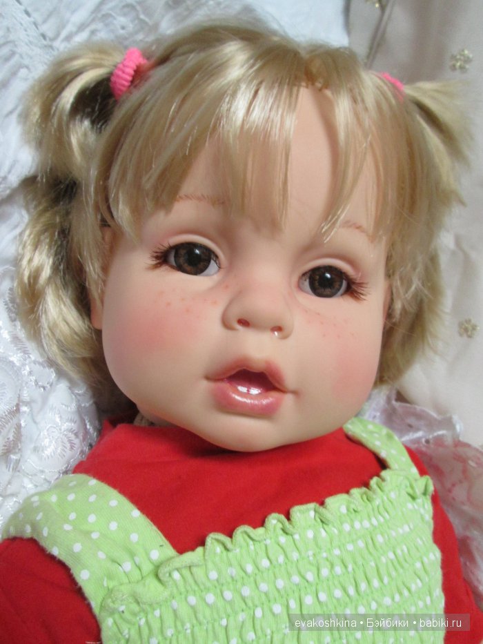 Новая "весенняя" Анечка ООАК с карими глазками