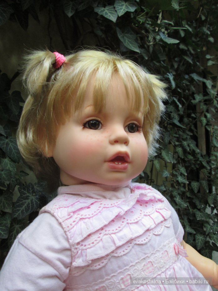 Новая "весенняя" Анечка ООАК с карими глазками