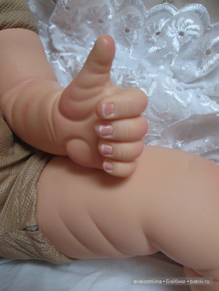 Новая "весенняя" Анечка ООАК с карими глазками