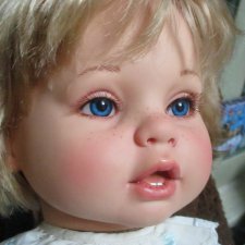 Опять Анечка! Синеглазая девочка