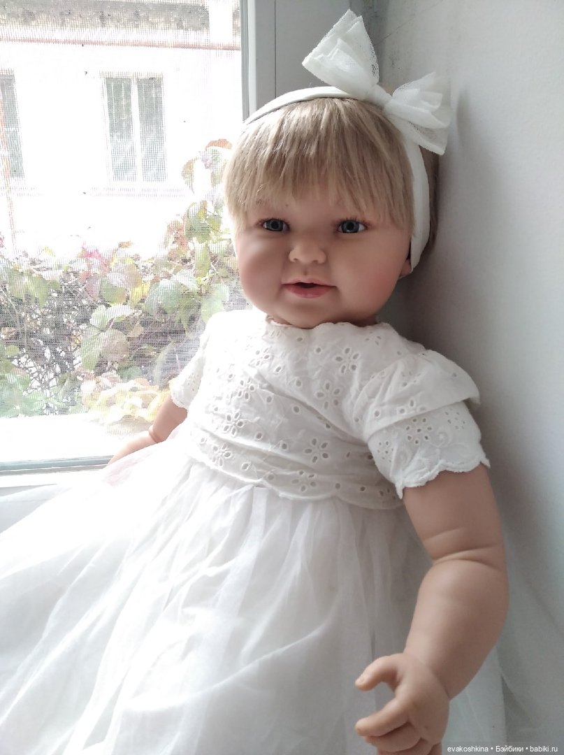 Новинка от Nines d'Onil — Куклы Nines d'Onil (Нинес): Миа (Mia) (фото 3)
