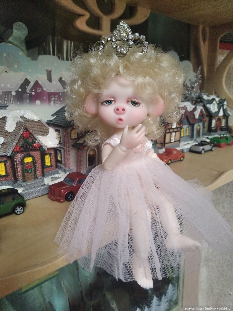 История о том, как Свинка захотела стать принцессой. ООАК игровой шарнирной куколки