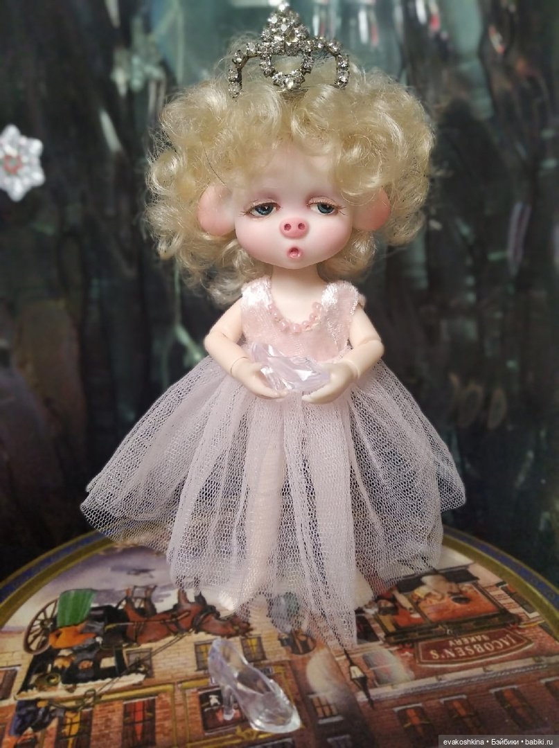 История о том, как Свинка захотела стать принцессой. ООАК игровой шарнирной куколки (фото 10)