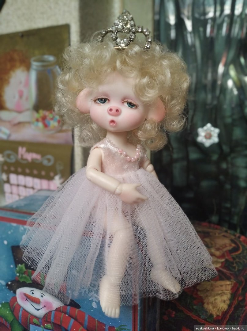 История о том, как Свинка захотела стать принцессой. ООАК игровой шарнирной куколки