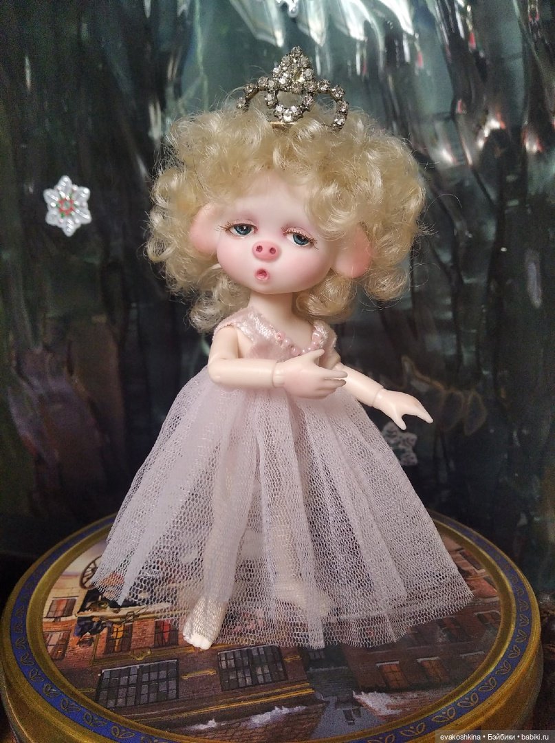 История о том, как Свинка захотела стать принцессой. ООАК игровой шарнирной куколки