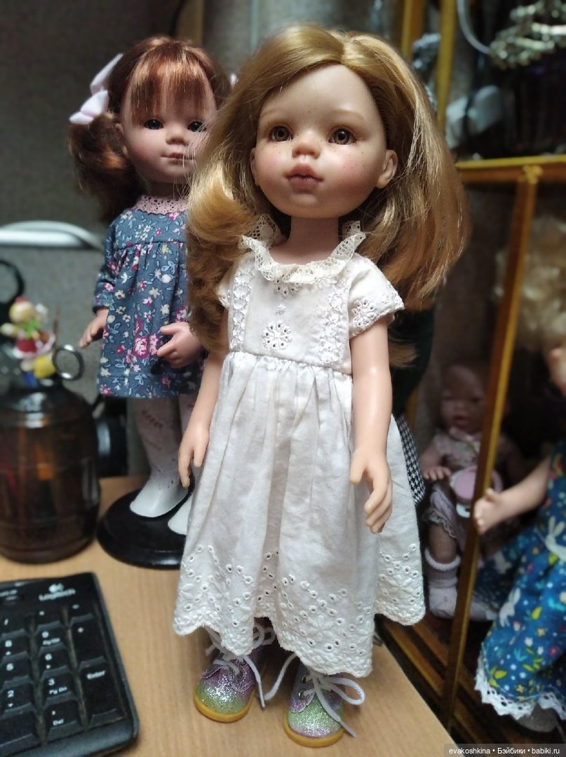 Пора готовиться к прохладе, примерка обуви куклам с ножкой около 5 см