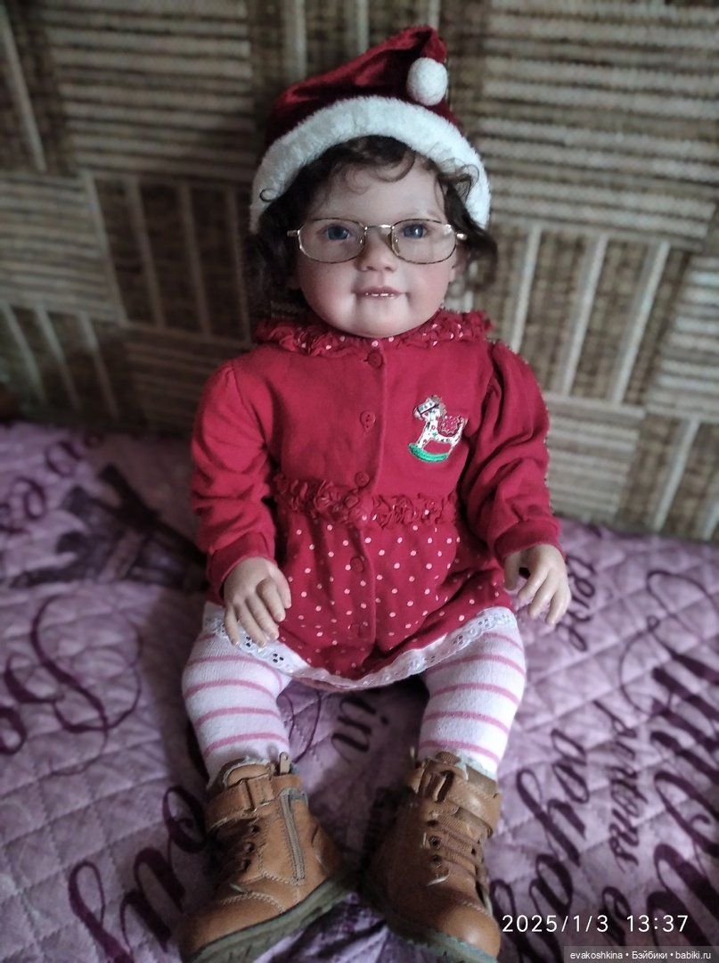 С Новым годом! И моя новая переделка куклы