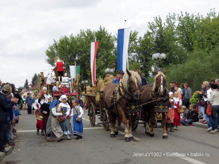 Наряды для кукол в стиле баварского народного костюма. Игровые куклы Käthe Kruse. Minouche