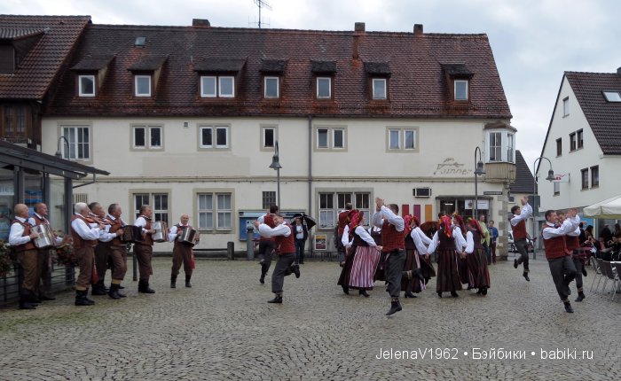 Наряды для кукол в стиле баварского народного костюма. Игровые куклы Käthe Kruse. Minouche