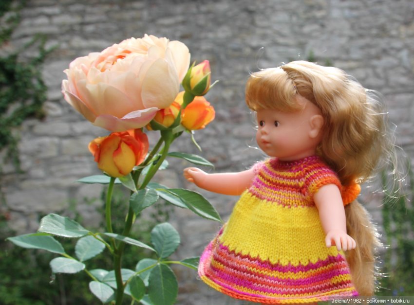 Лета много не бывает. И снова мини Королинки. Одежда своими руками