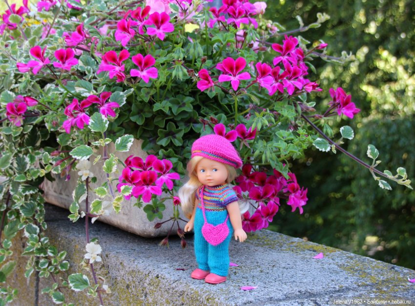 Лета много не бывает. И снова мини Королинки. Одежда своими руками