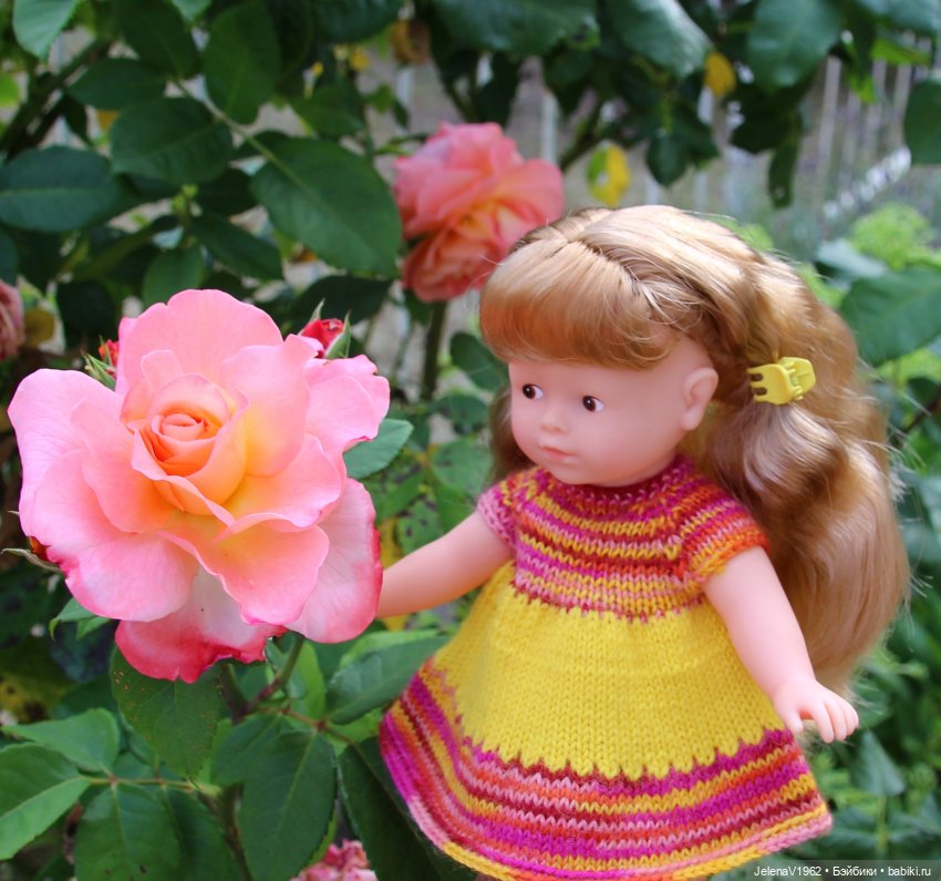 Лета много не бывает. И снова мини Королинки. Одежда своими руками