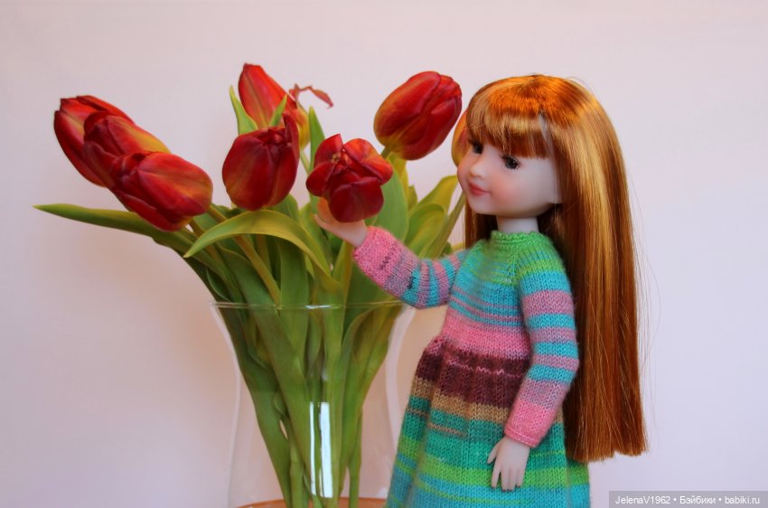 Весна, цветы и любимые куклы, что ещё для счастья надо