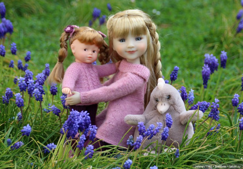 Весна, цветы и любимые куклы, что ещё для счастья надо