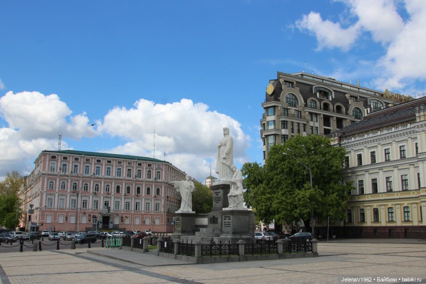 Маленькая дверь в большой мир. Киев - столица Украины любопытными глазами Вихтелей