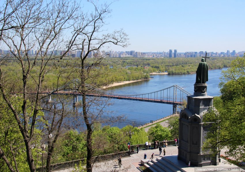 Маленькая дверь в большой мир. Киев - столица Украины любопытными глазами Вихтелей