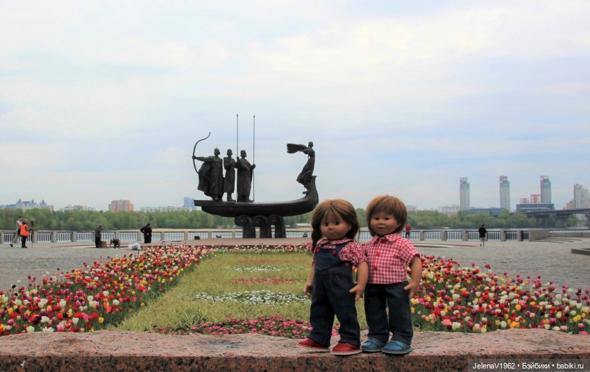 Маленькая дверь в большой мир. Киев - столица Украины любопытными глазами Вихтелей