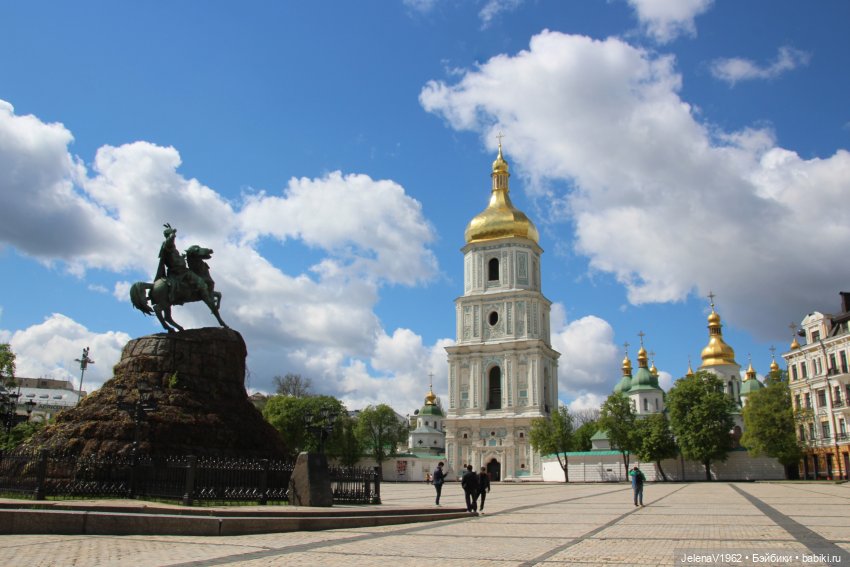 Маленькая дверь в большой мир. Киев - столица Украины любопытными глазами Вихтелей